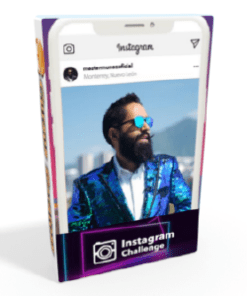 Un teléfono con la foto de un hombre vestido de traje Curso Instagram Challenge – Carlos Muñoz.